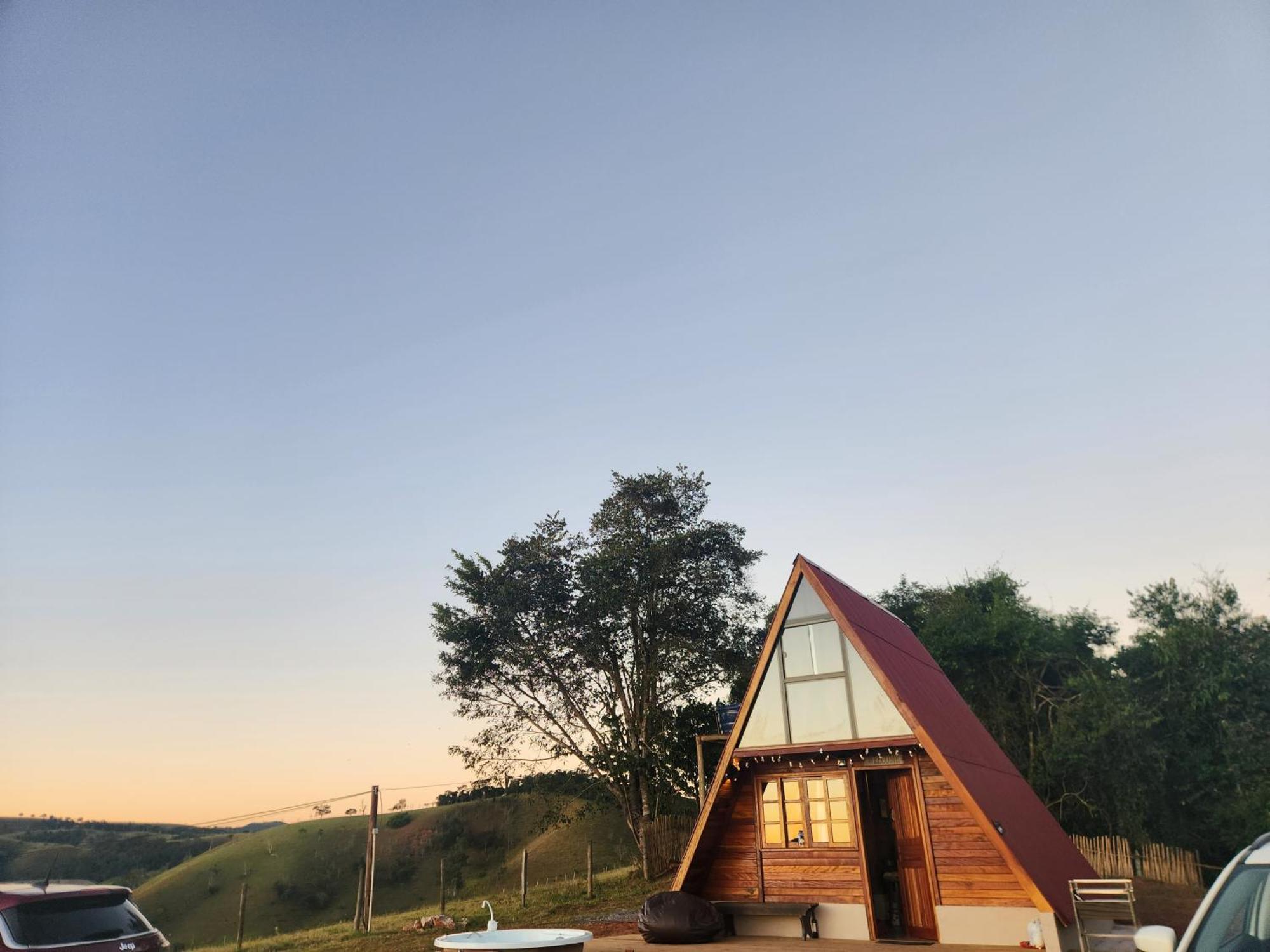 Suisse Chalet By Montjacui - Com Jacuzzi Cunha Exterior photo